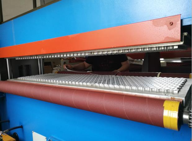 cloth embossing machine.jpg